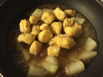 step5: 加入豆卜和獻汁後轉大火煮至汁濃