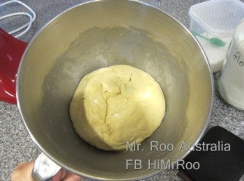 step3: 食野唔好講肥, 講返個排包先 (實在太好食), 材料是咁的: