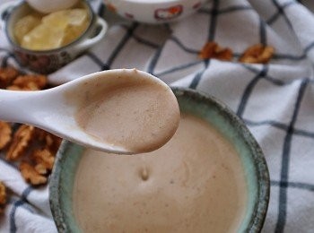 step5: 此時合桃糊會越煮越綿便可離火完成。