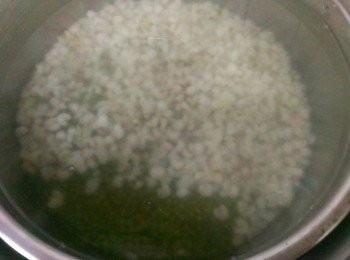 step5: 我用大同電鍋十人份~水加到9分滿~小朋友都喜歡喝湯~所以湯會多加一些~