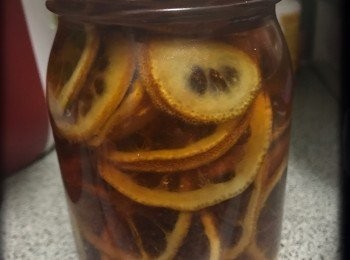 step6: 待涼後放入已消毒的玻璃瓶內，由於冇加防腐制，故此要放入雪櫃保存，以免變壞。