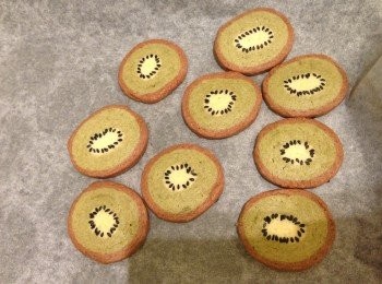 step15: 處理好後放入已預熱的烤箱，用170度烤約15-18分鐘，