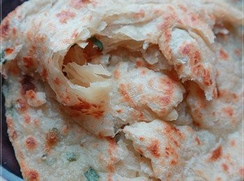 step10: ☆手抓餅做出來便會呈現一撕撕,
成功與否好在乎拉起麵粉皮與及油之層次☆