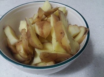 step1: 薑清洗乾淨, 抹乾切大粒, 備用