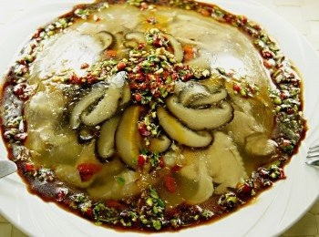 step10: 再將調好的<span class="group_3">醬汁</span>淋上好吃的水晶雞肉凍