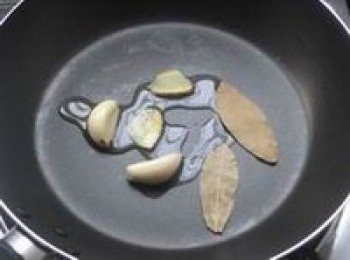 step10: 配上用生抽、香油、蒜末、小蔥碎和辣椒碎混合製成的料汁食用