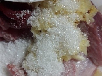 step3: 糖鹽充份攪拌即成醃醬