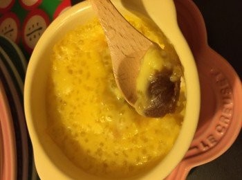 step3: 準備小器皿入焗爐的，每個放入一茶匙蓮蓉備用；