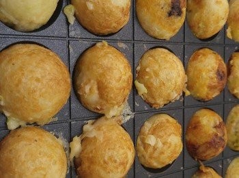 step6: 兩面凝固後可以滾動一下,當全粒香脆可以加入自己喜歡的漿汁