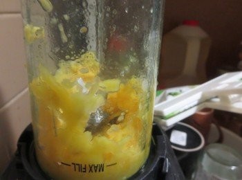 step1: 菠萝蜜去核.用料理机打碎菠萝蜜，打一次即可，不用太碎