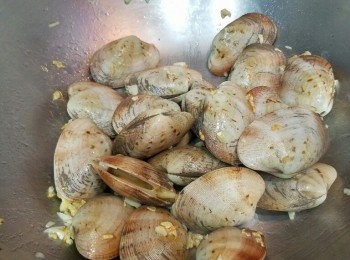 step2: 下大蜆快炒