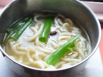 step6: 稍微放些鹽巴調味即可起鍋