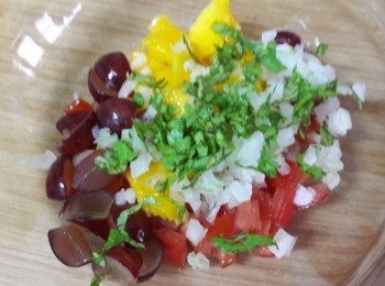 step2: 所有材料加入玻璃碗中