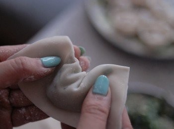 step5: 在左上角沾滴水，兩手向上彎