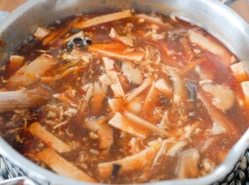 step4: 最後下已打發的雞蛋，待5秒再拌勻，就成蛋花，完成～