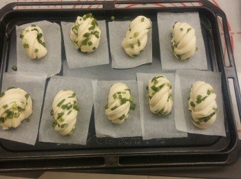 step10: 再放入微波爐或焗爐（不用啟動電源）內發酵半小時，之後蒸15分鐘。