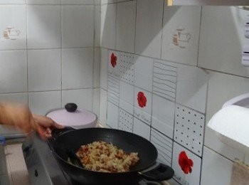 step5: 試味 （如不夠味可加點糖，鹽調味），最後隨個人喜好下芫茜蔥，兜勻便可上碟