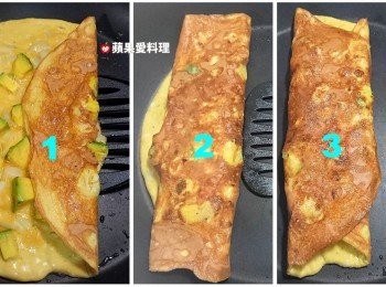 step3: 蛋液凝固時，用鍋鏟將蛋慢慢捲起來。