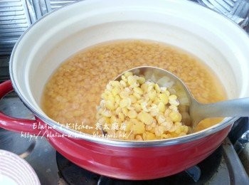 step7: 馬豆煲1小時後熄火焗30分鐘 , 再開蓋稍為待涼後將馬豆瀝乾水份盛起