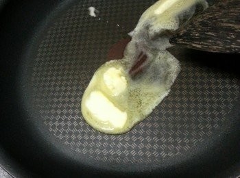 step6: 先用牛油起鑊