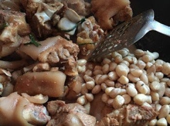 step7: 再加入花生快炒，太乾身也可逐步加少許水