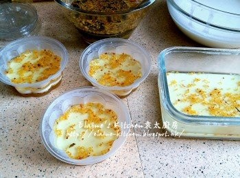 step9: 待表面凝固後再倒入桂花糖水冷藏