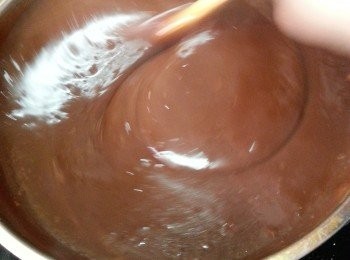 step7: 不停轉圈攪拌至"傑"身