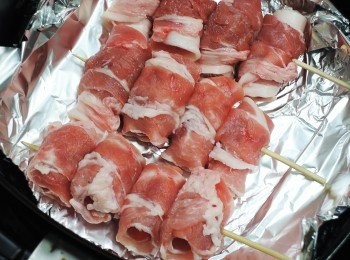 step3: 入氣炸鍋160度10分鐘，也可以用烤箱烤或用烤肉架烤喔!!