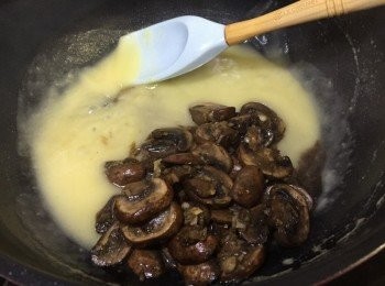 step5: 加入磨菇快炒