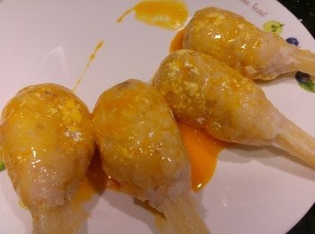 step3: 再用蛋液掃上表面。