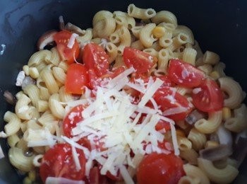 step6: 加入芝士碎及[<span class="group_2">調味</span>料]。