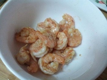 step5: 蝦子炒香後盛起