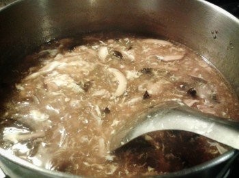 step4: 加馬蹄粉及2湯匙水拌勻，然後加雞蛋， 用筷子拌勻即成！