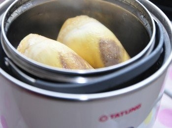 step5: 電源跳起後，竹筍蒸好可冰鎮或放涼~