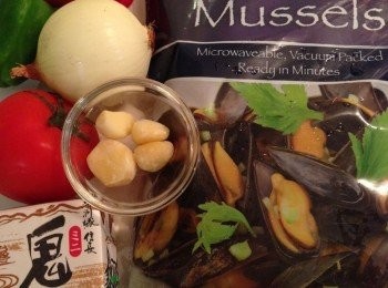 step1: 為甚麼我會放盒日本清酒在這張照片上的呢? ^^"