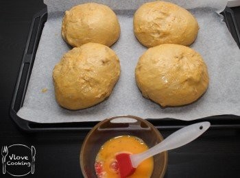 step9: 掃上雞蛋後, 放入己預熱180°c 焗爐焗15分鐘