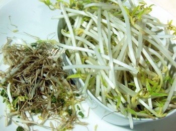 step2: 將豆芽菜挑去尾部