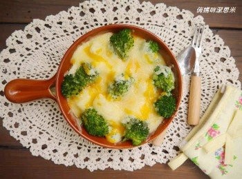 step8: *烤箱預熱溫度180度~烤至起司融化即可~