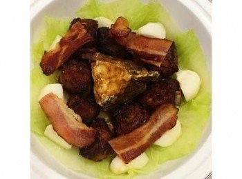 step20: 擺上魚和培根。