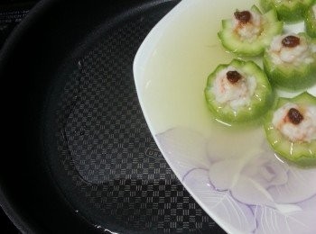 step16: 蒸好後將雞湯倒入鑊中