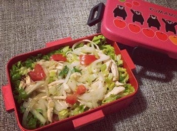 step4: 第二天帶便當也很適合喔! 清涼爽口又香辣開胃, 超級好吃的啦!