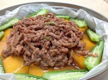 step3: 起鍋前，秋葵擺上蒸熟