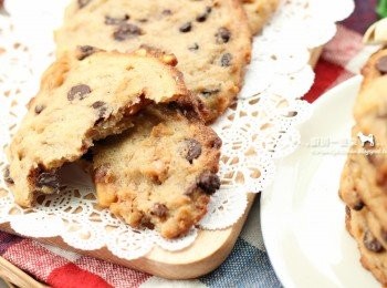 step11: 雖然我有調整過比例，但這款餅乾的口感仍然偏軟，雖然不像酥脆型的餅乾那樣，吃起來咔滋咔滋地過癮，也別有另一番風味喔!