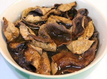 step1: 陳皮浸軟刮囊切條後風乾