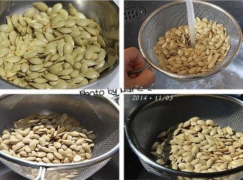 step1: 南瓜子先用水沖洗乾淨
放濾網上瀝乾水份
可以拿出去讓太陽曬乾
也可以用紙巾將水份稍微吸乾~