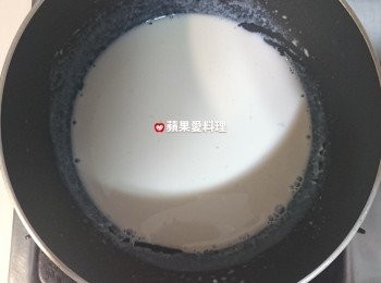 step1: 所有<span class="group_1">食材</span>放入湯鍋拌勻。開中火煮滾後熄火（要邊煮邊攪拌，鍋底才不會燒焦）。