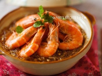 step6: 盛盤後依照個人喜好灑上少許的香菜即可享用。