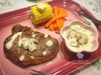 step5: 用忌廉磨菇汁配牛排，一流喔!!