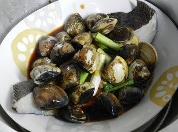 step3: 醬汁部分全下，外鍋一杯水蒸熟