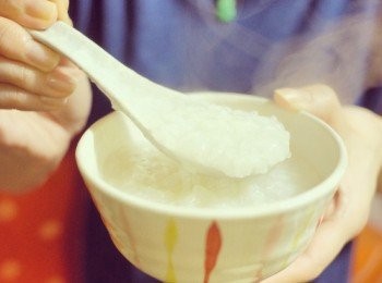 step8: 開始時還擔心時間不夠令粥煮綿，但最後的粥又綿又有海鮮的甜。